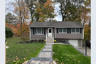 31 Weir Pl, Ringwood, NJ 07456 - Photo 1