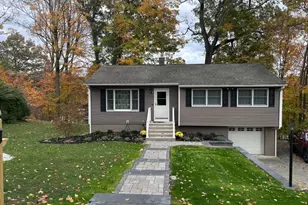 31 Weir Pl, Ringwood, NJ 07456 - Photo 1