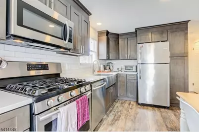 46A Walnut St, Pompton Lakes, NJ 07442 - Photo 11