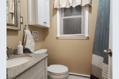 10 Sunrise Ave, Bloomingdale, NJ 07403 - Photo 15