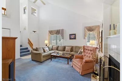 20 Heritage Ct, Jefferson Township, NJ 07438 - Photo 3