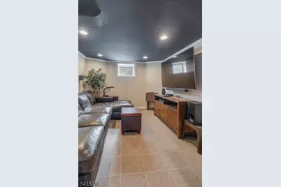 132 W 6th Ave, Roselle, NJ 07203 - Photo 15