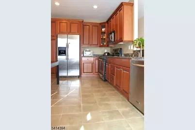 105 Swing Bridge Ln, South Bound Brook Boro, NJ 08880 - Photo 7