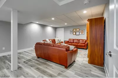 5 E Hartwick Dr, Montgomery Township, NJ 08558 - Photo 9