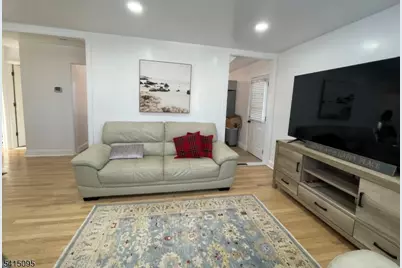 11 Raymond Pl, Hawthorne, NJ 07506 - Photo 7