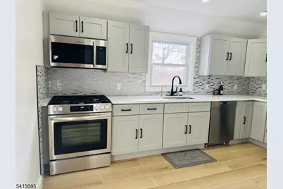 11 Raymond Pl, Hawthorne, NJ 07506 - Photo 9