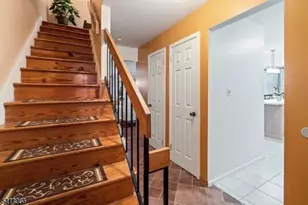 606 Robin Rd, Hillsborough Township, NJ 08844 - Photo 7