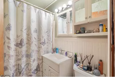 81 Larch St, Woodbridge Township, NJ 07064 - Photo 13