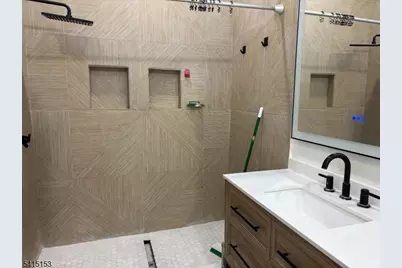 287 Gifford Pl, Teaneck Township, NJ 07666 - Photo 27