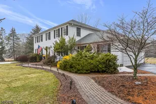 13 Grandview Cir, Raritan Township, NJ 08822 - Photo 35