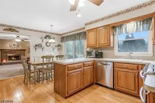 13 Grandview Cir, Raritan Township, NJ 08822 - Photo 11