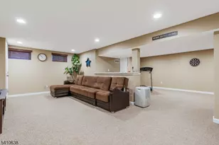 13 Grandview Cir, Raritan Township, NJ 08822 - Photo 27