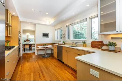 166 Montclair Ave, Montclair, NJ 07042 - Photo 15