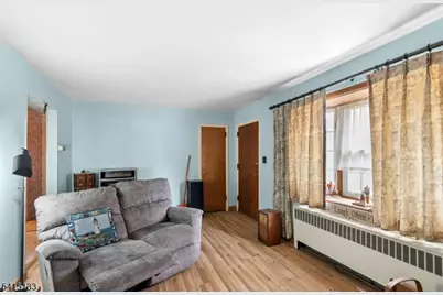 104 Warrenville Rd, Green Brook Township, NJ 08812 - Photo 5