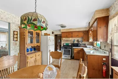 104 Warrenville Rd, Green Brook Township, NJ 08812 - Photo 7