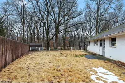 104 Warrenville Rd, Green Brook Township, NJ 08812 - Photo 17