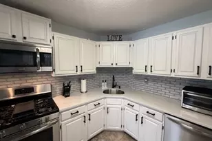 137 Drake Ln, Roxbury Township, NJ 07852 - Photo 1