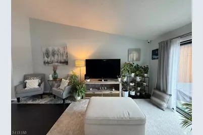 137 Drake Ln, Roxbury Township, NJ 07852 - Photo 9