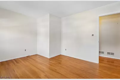 53 Sherbrook Dr, Berkeley Heights Township, NJ 07922 - Photo 15