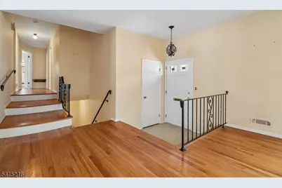 53 Sherbrook Dr, Berkeley Heights Township, NJ 07922 - Photo 3