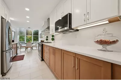 8 Sherwood Dr, Mountain Lakes, NJ 07046 - Photo 5