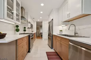 8 Sherwood Dr, Mountain Lakes, NJ 07046 - Photo 7