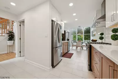 8 Sherwood Dr, Mountain Lakes, NJ 07046 - Photo 3