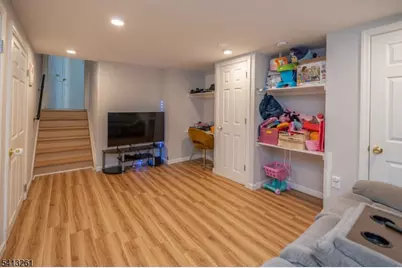 175 Rosewood Ln, Woodbridge Township, NJ 07064 - Photo 19