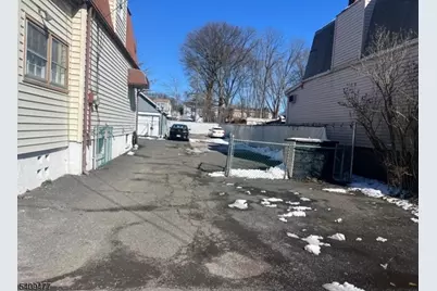 2485 Vauxhall Rd, Union Township, NJ 07083 - Photo 3