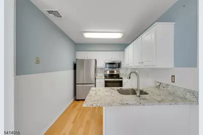 66 Village Green Rd, Bedminster Township, NJ 07921 - Photo 11