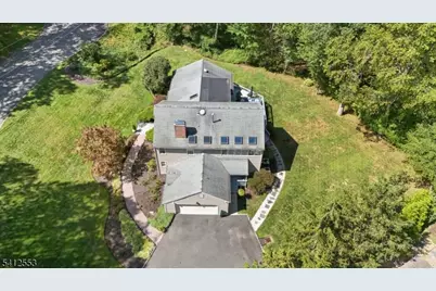 8 Oak Park Dr, Morris Township, NJ 07960 - Photo 3