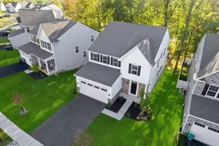 58 Oakwood Blvd, Union Township, NJ 08827 - Photo 3