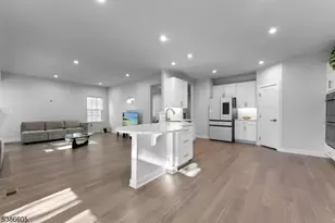 58 Oakwood Blvd, Union Township, NJ 08827 - Photo 17