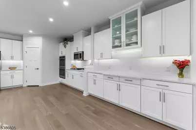 58 Oakwood Blvd, Union Township, NJ 08827 - Photo 13