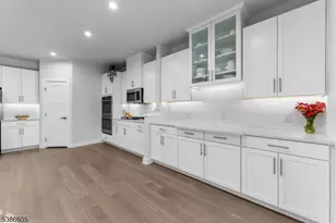 58 Oakwood Blvd, Union Township, NJ 08827 - Photo 13