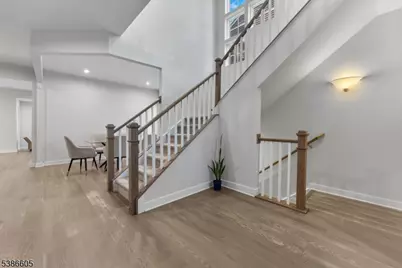 58 Oakwood Blvd, Union Township, NJ 08827 - Photo 5