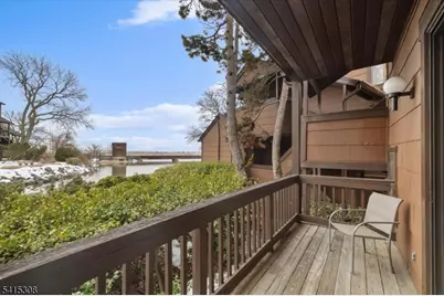 117 Sunset Ky, Secaucus, NJ 07094 - Photo 17