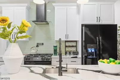 16 Eagle St, Newark, NJ 07102 - Photo 9