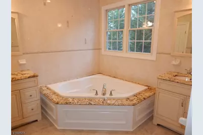 230 East Ln, Clark Township, NJ 07066 - Photo 15