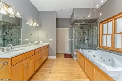 201 Lows Hollow Rd, Lopatcong Township, NJ 08886 - Photo 23