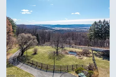 201 Lows Hollow Rd, Lopatcong Township, NJ 08886 - Photo 3