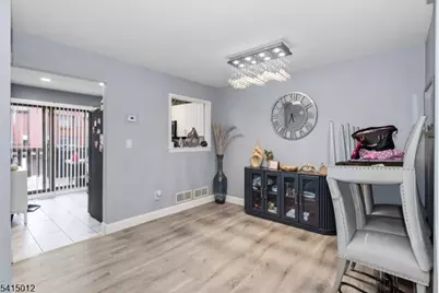 40 Bennington Sq, Washington Township, NJ 07840 - Photo 11