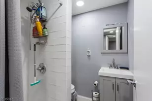 40 Bennington Square, Washington Township, NJ 07840 - Photo 13