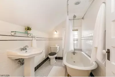 17 Mendl Ter, Montclair, NJ 07042 - Photo 27