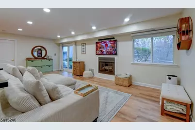 102 Woods Edge Dr #102, Roxbury Township, NJ 07876 - Photo 9