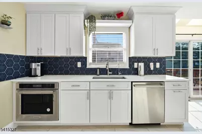 107 Van Dyke Ct, Hillsborough Township, NJ 08844 - Photo 17