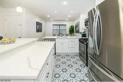 1 Hilltop Pl, Montclair, NJ 07042 - Photo 11