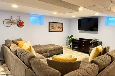 1 Hilltop Pl, Montclair, NJ 07042 - Photo 21