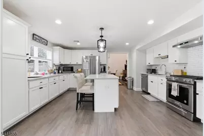 61 Queen Anne Dr, Bernards Township, NJ 07920 - Photo 13