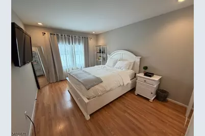 25 Frankie Ln, East Hanover Township, NJ 07936 - Photo 9